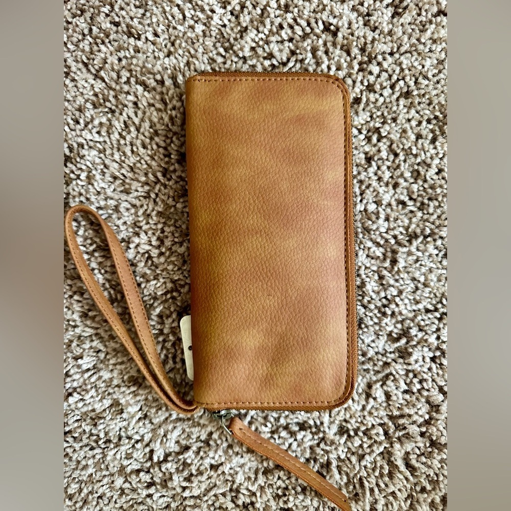 NWT Free People Distressed Brown Vegan Wallet - Picture 5 of 8